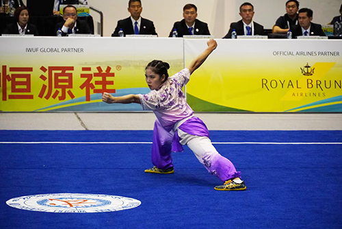 玉溪女孩勇夺世青赛冠军.jpg