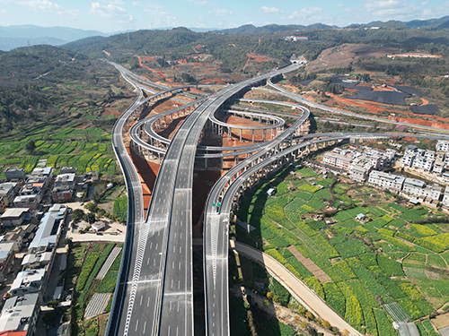 弥玉高速公路通海北至多依树段2月14日通车.jpg